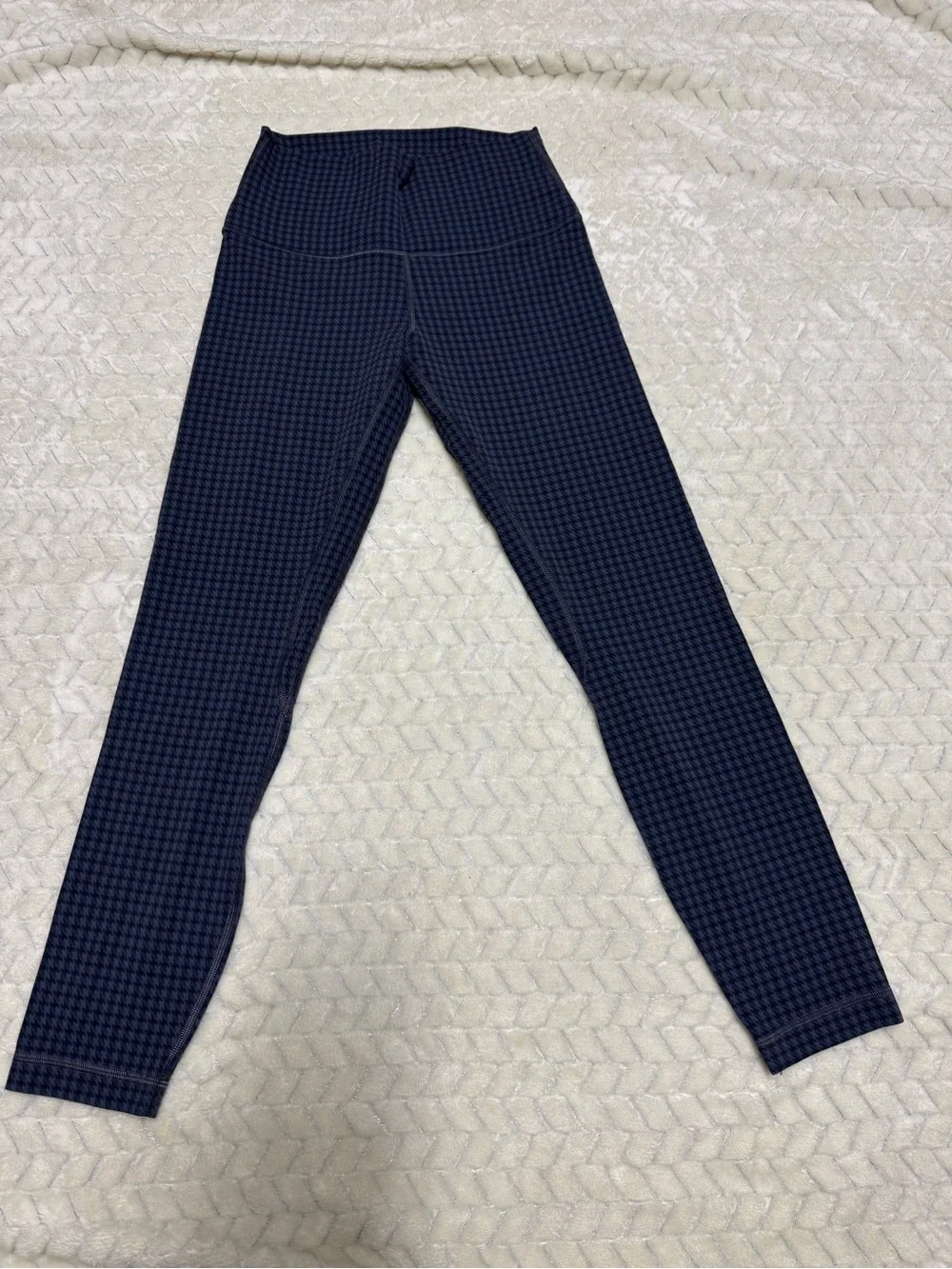 Michael Kors High-Waist Houndstooth Leggings in Black and Purple